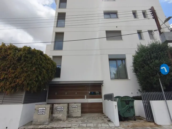 3-bedroom apartments for rent 280 m² in Nicosia, Nicosia - Trypiotis