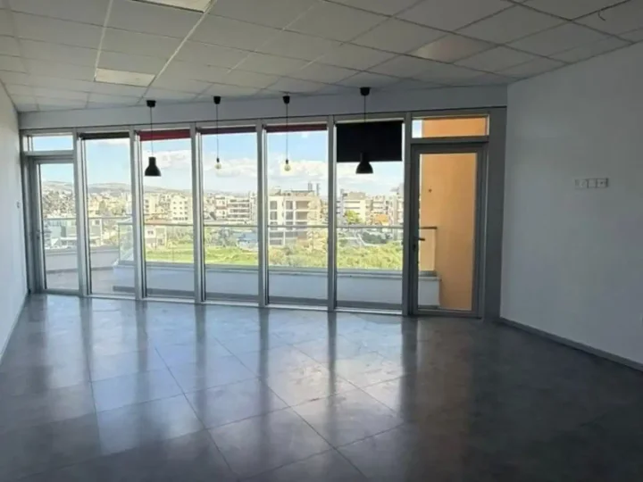 Office 434 m² for rent in Limassol, Limassol - Neapolis