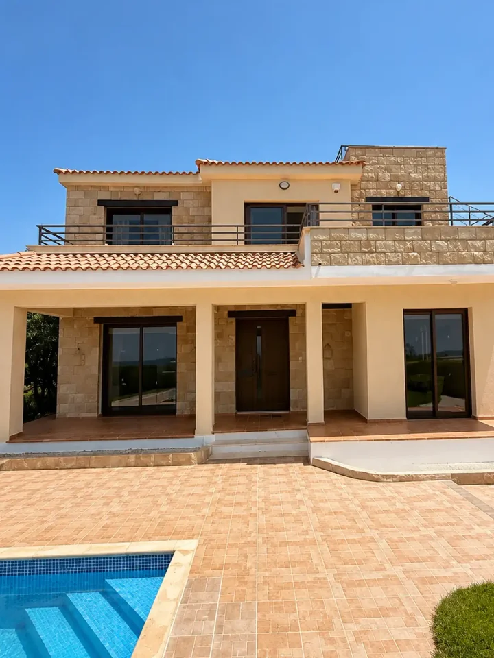 Villa for rent 270 m² in Paphos, Pegeia