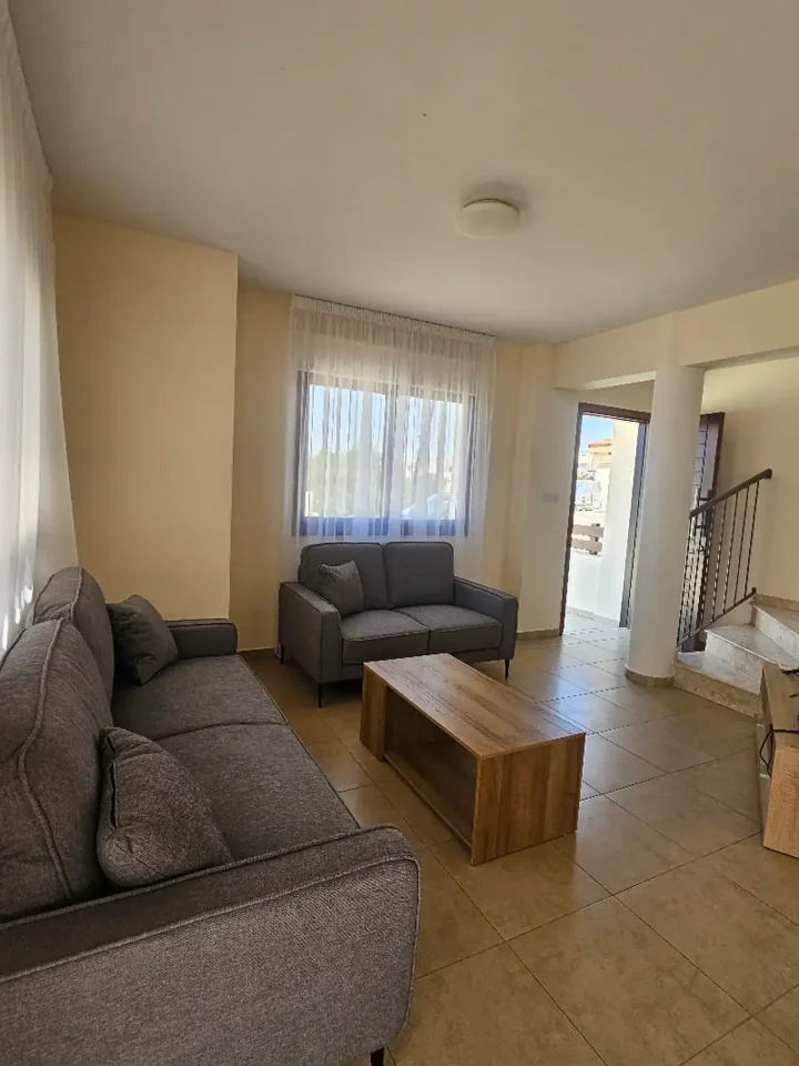 2-bedroom maisonette for rent 130 m² in Larnaca, Perivolia Larnakas