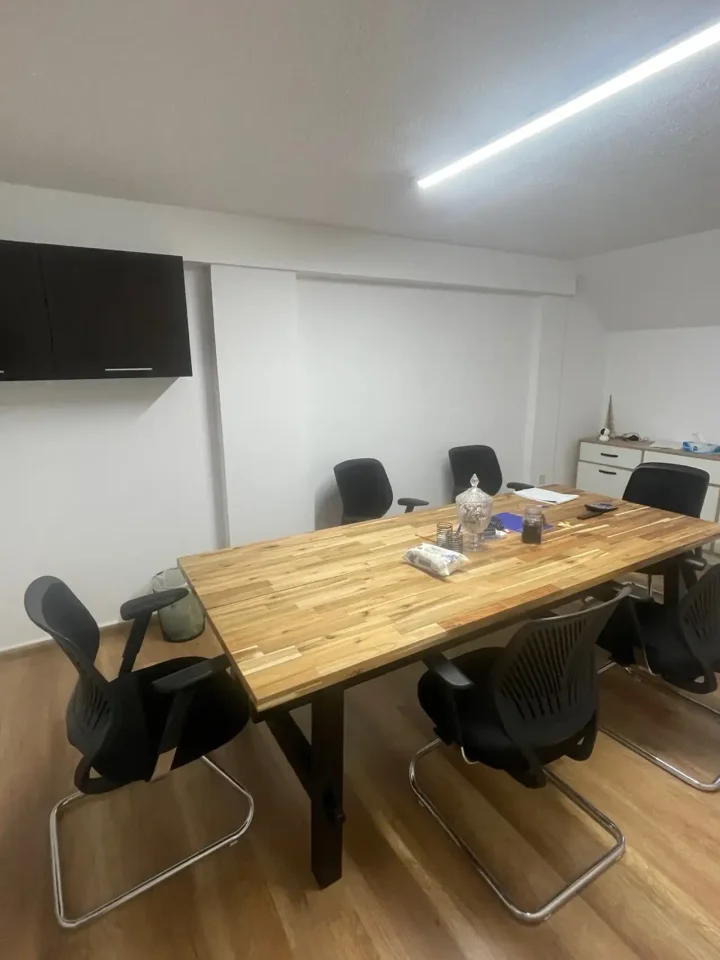 Office 70 m² for rent in Limassol, Parekklisia Tourist Area