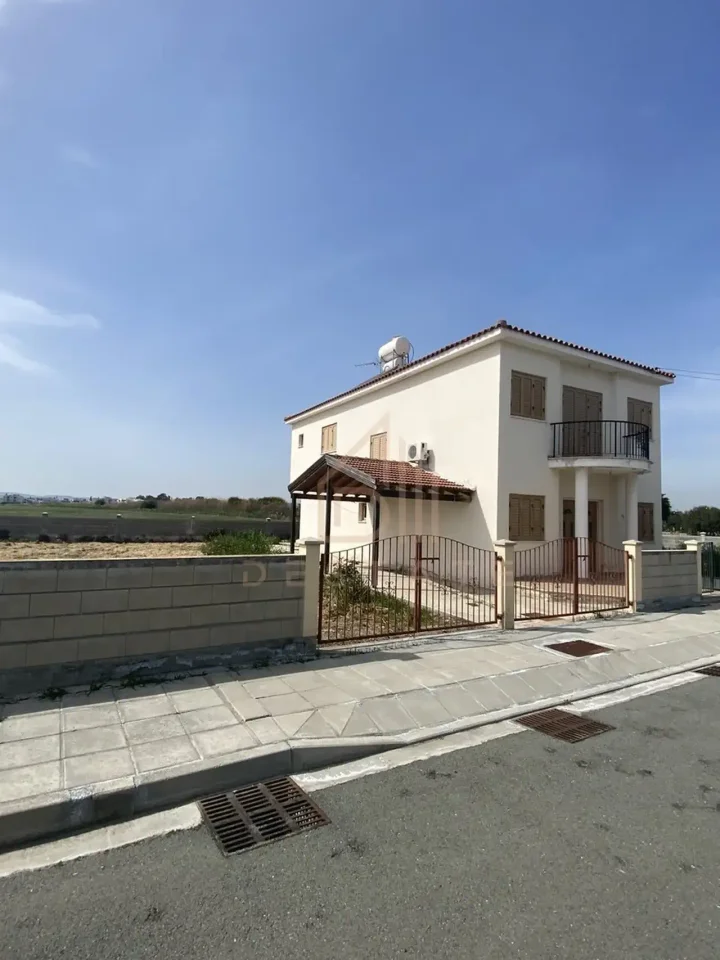 3-bedroom detached house for rent 180 m² in Larnaca, Dekeleia