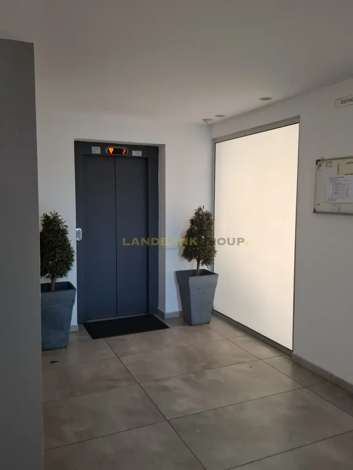 Apartments for rent 110 m² in Nicosia, Agioi Omologites