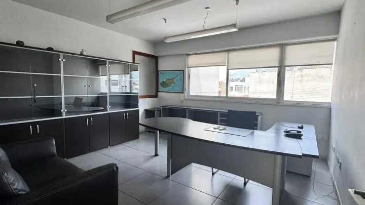 Office 500 m² for rent in Limassol, Limassol - Tsiflikoudia
