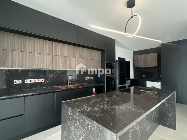 Отдельный дом в аренду 180 м² в Nicosia, Strovolos - Stavros