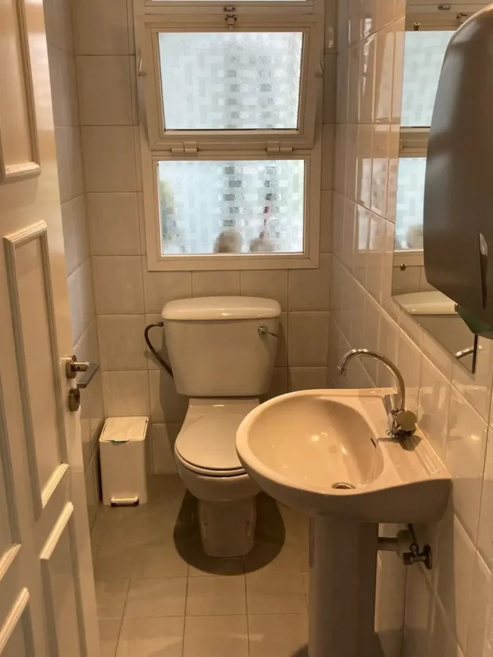 Office 120 m² for rent in Limassol, Limassol - Petrou Kai Pavlou