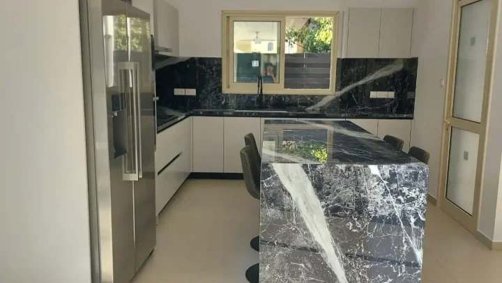 5-bedroom detached house for rent 200 m² in Limassol, Agios Tychon