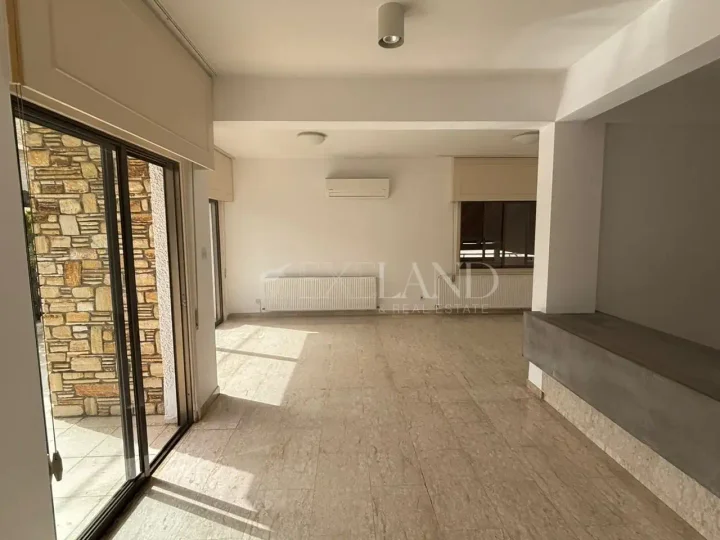 Semi-detached house for rent 200 m² in Limassol, Limassol - Agios Georgios