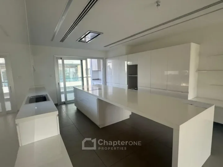 Apartments for rent 197 m² in Nicosia, Nicosia - Lykabittos
