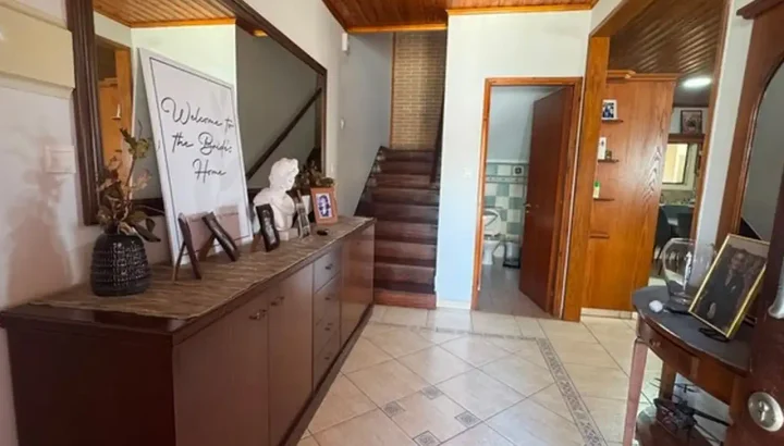 4-спальная отдельный дом в аренду 280 м² в Limassol, Kolossi -Agios Loukas