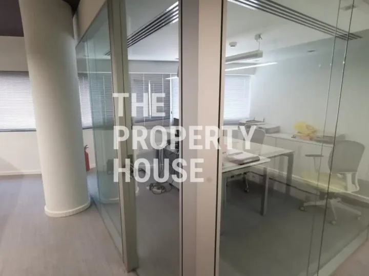 Office 400 m² for rent in Limassol, Historical Center