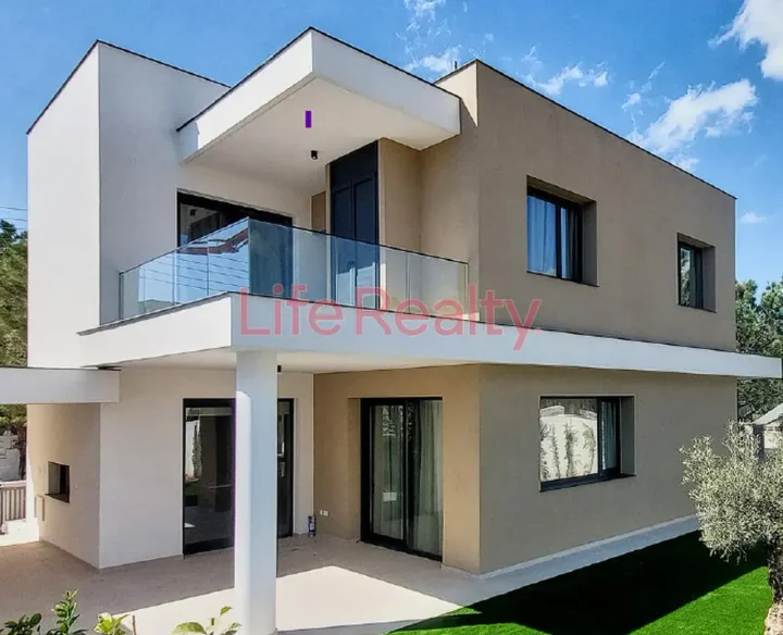 4-bedroom detached house for rent 178 m² in Limassol, Agios Tychon