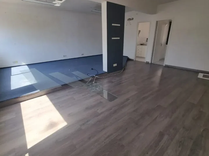 Office 168 m² for rent in Limassol, Limassol - Agia Zoni