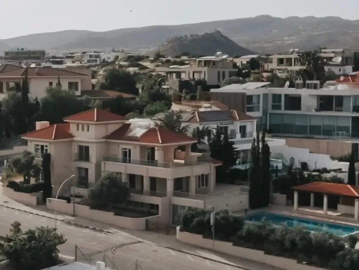 6+ bedroom villa for rent 640 m² in Limassol, Germasogeia