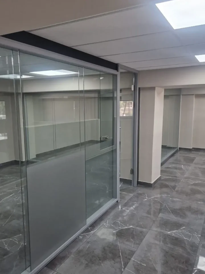 Office 370 m² for rent in Limassol, Limassol - Zakaki