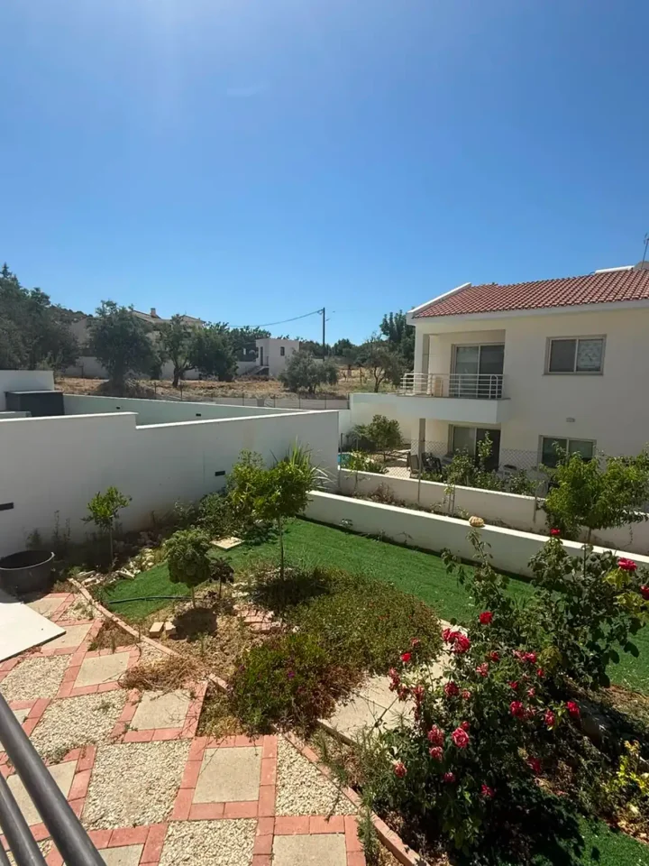 3-bedroom semi-detached house for rent 152 m² in Limassol, Palodeia