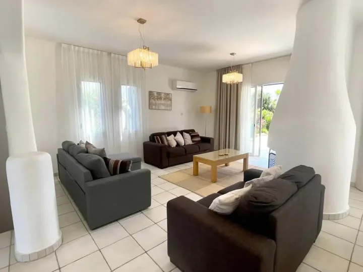 Villa for rent 258 m² in Paphos, Chlorakas
