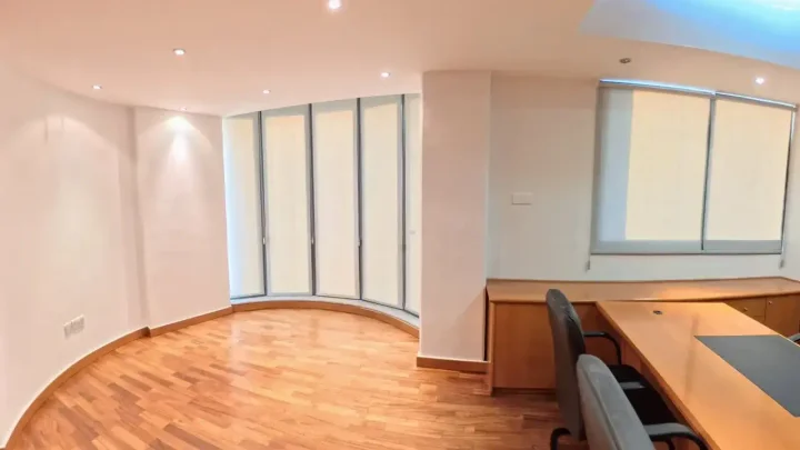 Office 200 m² for rent in Limassol, Limassol - Kapsalos