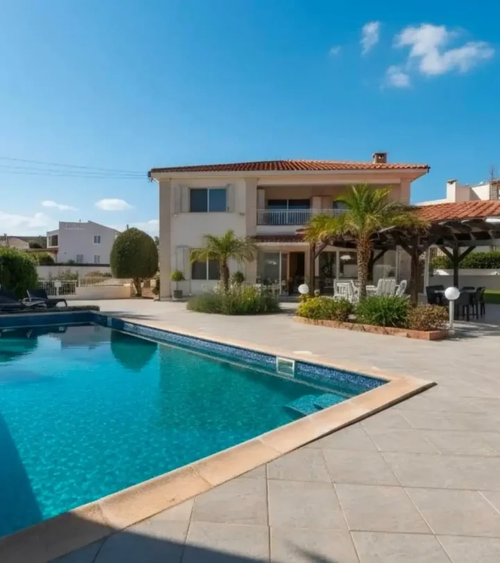 Villa for rent 500 m² in Paphos, Konia