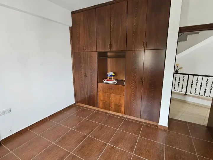 Residential properties for rent 260 m² in Larnaca, Larnaka - Agioi Anargyroi I