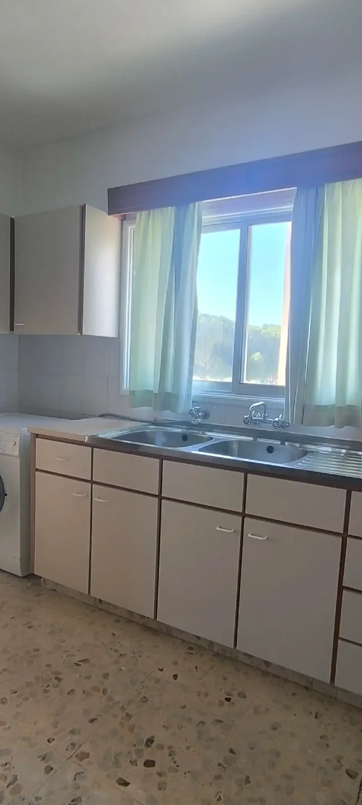 3-bedroom apartments for rent 120 m² in Nicosia, Egkomi - Parissinos