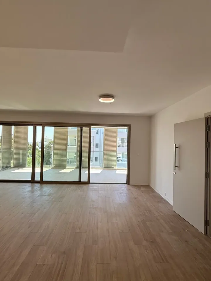 3-bedroom apartments for rent 160 m² in Nicosia, Agioi Omologites