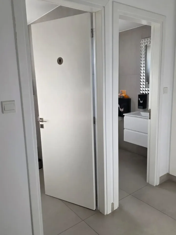 Office 430 m² for rent in Limassol, Limassol - Mesa Geitonia