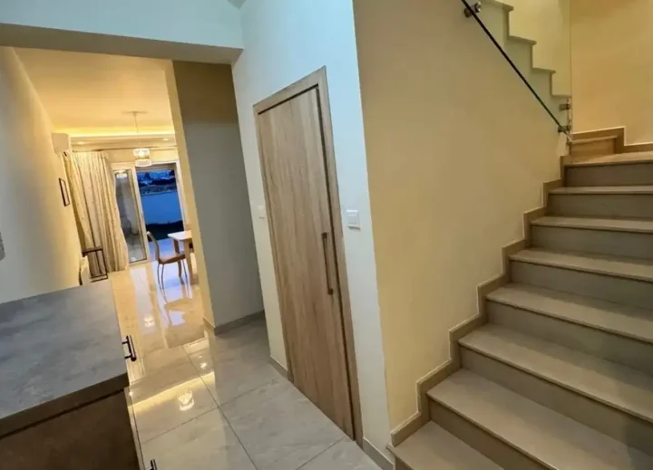 3-спальная отдельный дом в аренду 190 м² в Limassol, Kato Polemidia