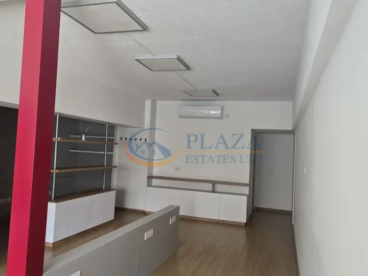 Office 100 m² for rent in Limassol, Limassol - Agia Zoni