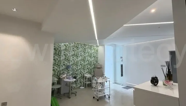 Office 80 m² for rent in Limassol, Germasogeia Tourist Area