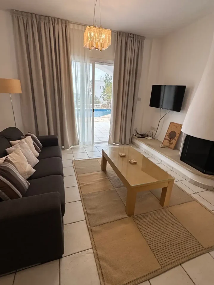 Villa for rent 200 m² in Paphos, Chlorakas
