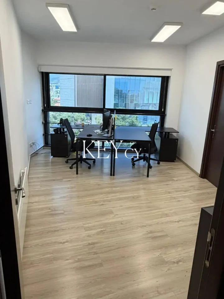 Офис 150 м² в аренду в Limassol, Limassol - Agia Zoni