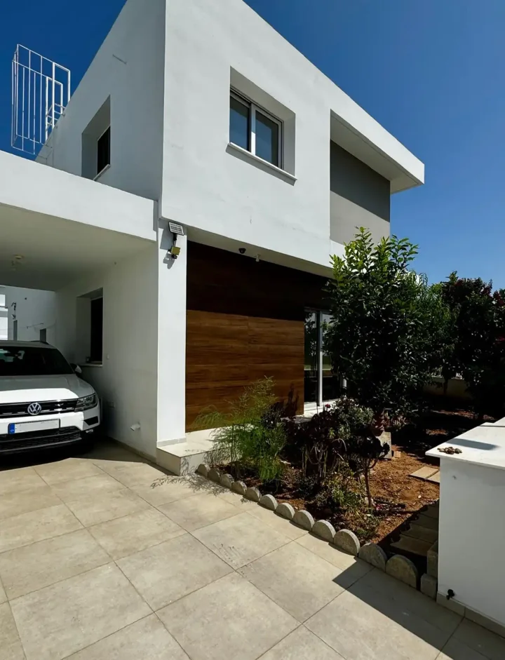 4-bedroom detached house for rent 220 m² in Nicosia, Latsia - Archangelos Michail
