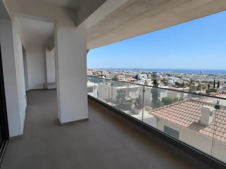 3-bedroom apartments for rent 160 m² in Limassol, Limassol - Mesa Geitonia