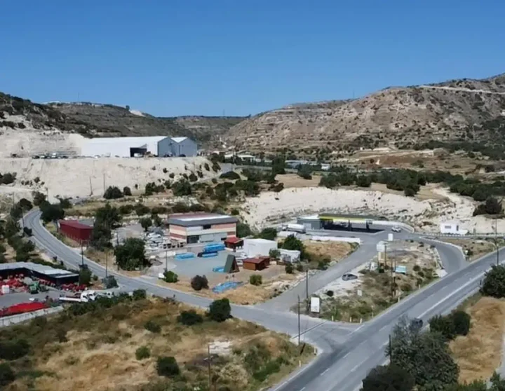 Warehouse 400 m² for rent in Limassol, Paramytha