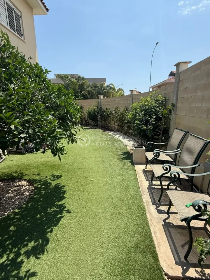 4-bedroom villa for rent 275 m² in Larnaca, Dekeleia