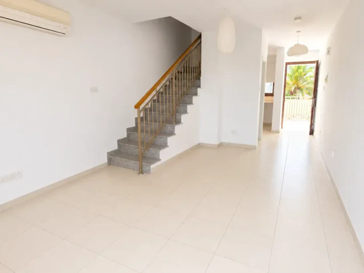 2-bedroom semi-detached house for rent 90 m² in Paphos, Tala