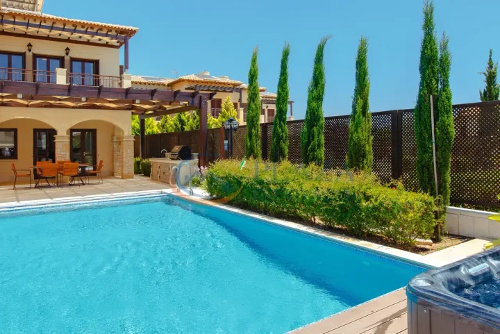 3-bedroom villa for rent 215 m² in Paphos, Aphrodite hills Kouklia