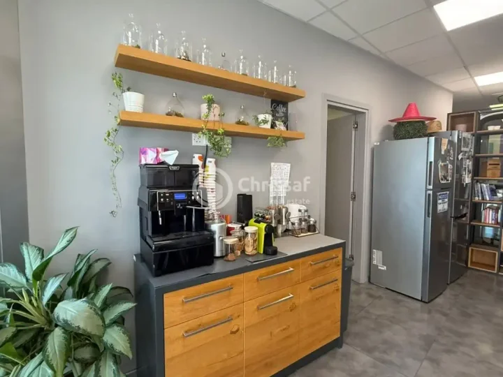 Office 480 m² for rent in Limassol, Limassol - Agios Nicolaos