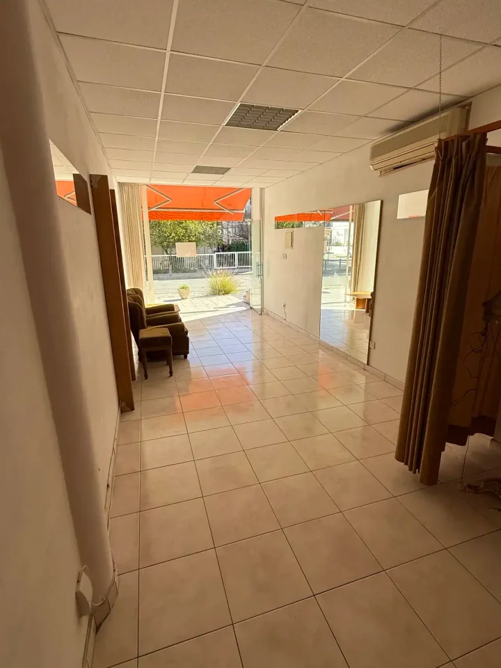 Trading area 35 m² for rent in Nicosia, Strovolos - Dasoupolis