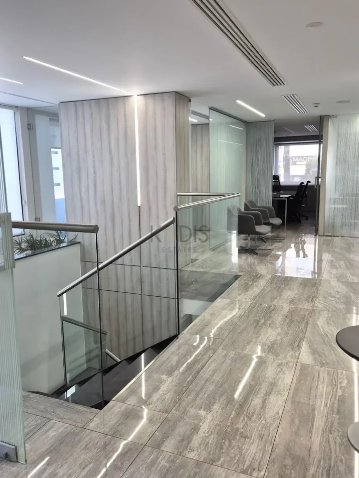 Office 300 m² for rent in Limassol, Polemidia - Agios Nikolaos