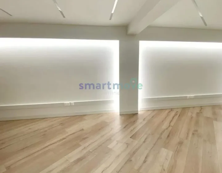 Office 72 m² for rent in Limassol, Limassol - Agia Zoni
