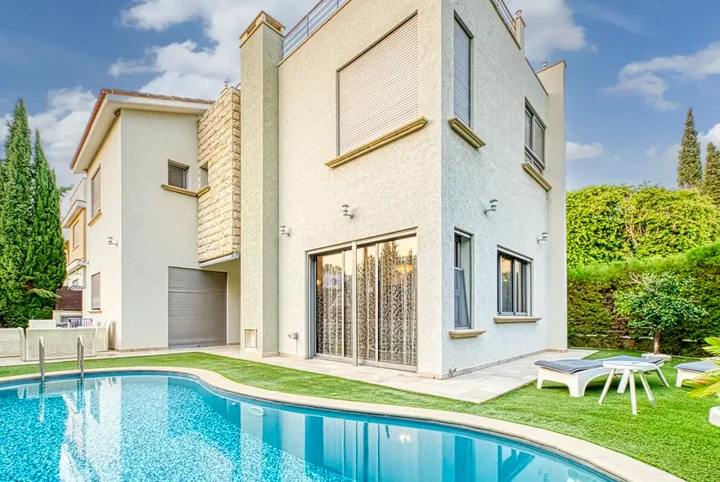 4-bedroom villa for rent 187 m² in Limassol, Parekklisia Tourist Area