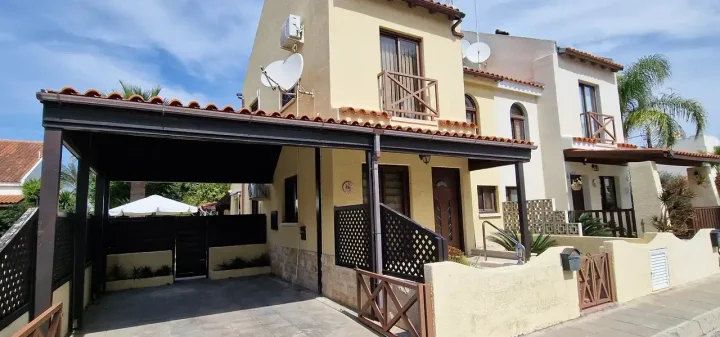 2-bedroom semi-detached house for rent 90 m² in Larnaca, Oroklini Tourist Area