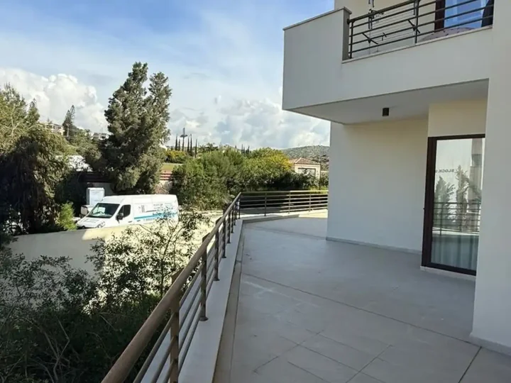 Apartments for rent 170 m² in Limassol, Mouttagiaka Tourist Area