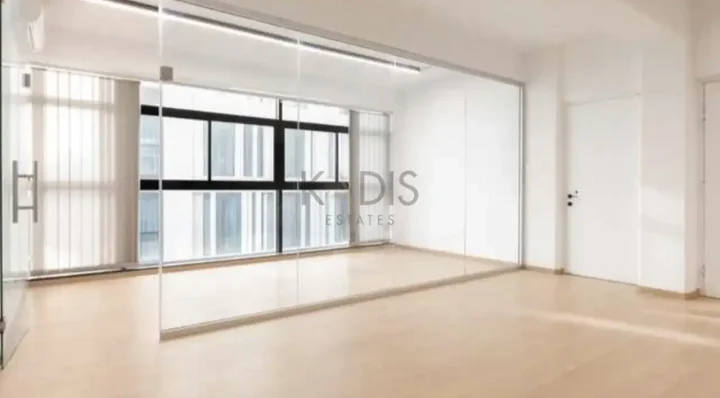 Office 300 m² for rent in Limassol, Limassol - Agia Zoni