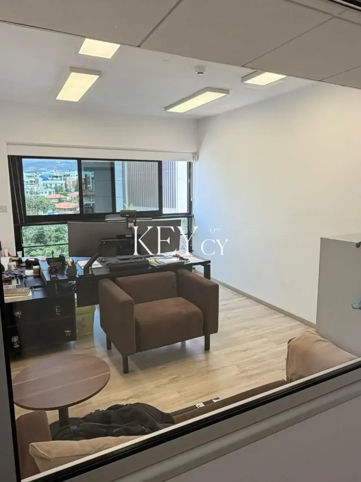 Офис 150 м² в аренду в Limassol, Limassol - Agia Zoni