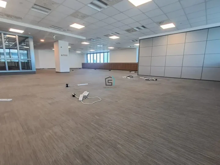 Office 500 m² for rent in Limassol, Limassol - Omonia