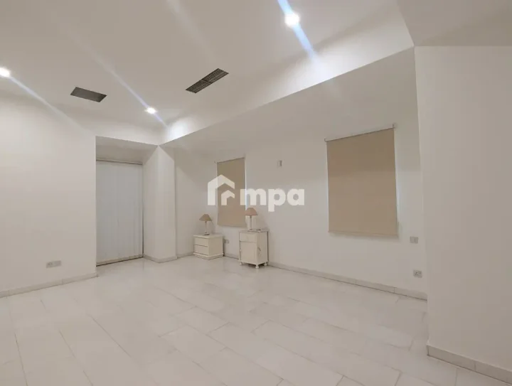 Detached house for rent 700 m² in Nicosia, Strovolos - Acropolis