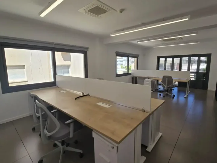 Γραφείο 230 μ² προς ενοικίαση στην τοποθεσία Limassol, Limassol - Katholiki